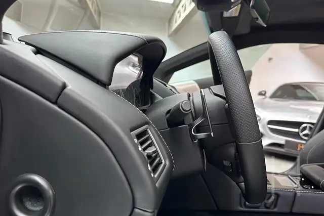 Aston Martin DBS Carbon Black Edition Ansicht 21