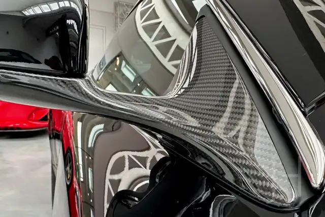 Aston Martin DBS Carbon Black Edition Ansicht 32