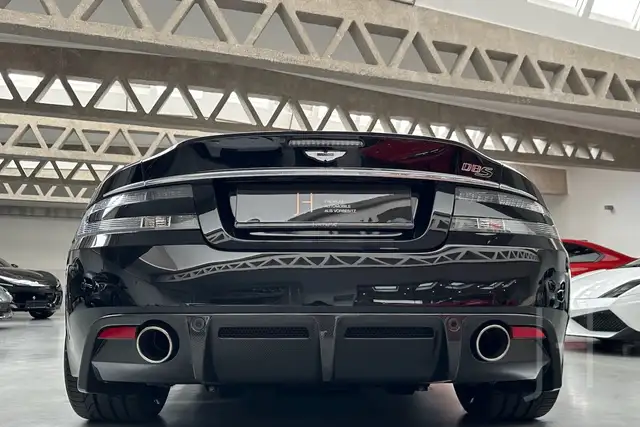 Aston Martin DBS Carbon Black Edition Ansicht 11