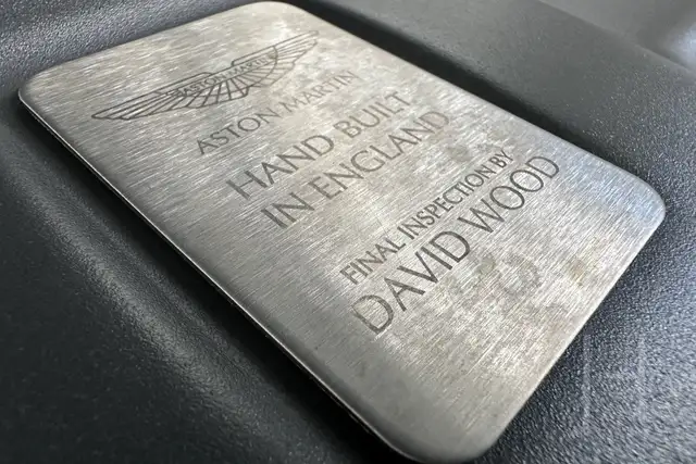 Aston Martin DBS Carbon Black Edition Ansicht 31