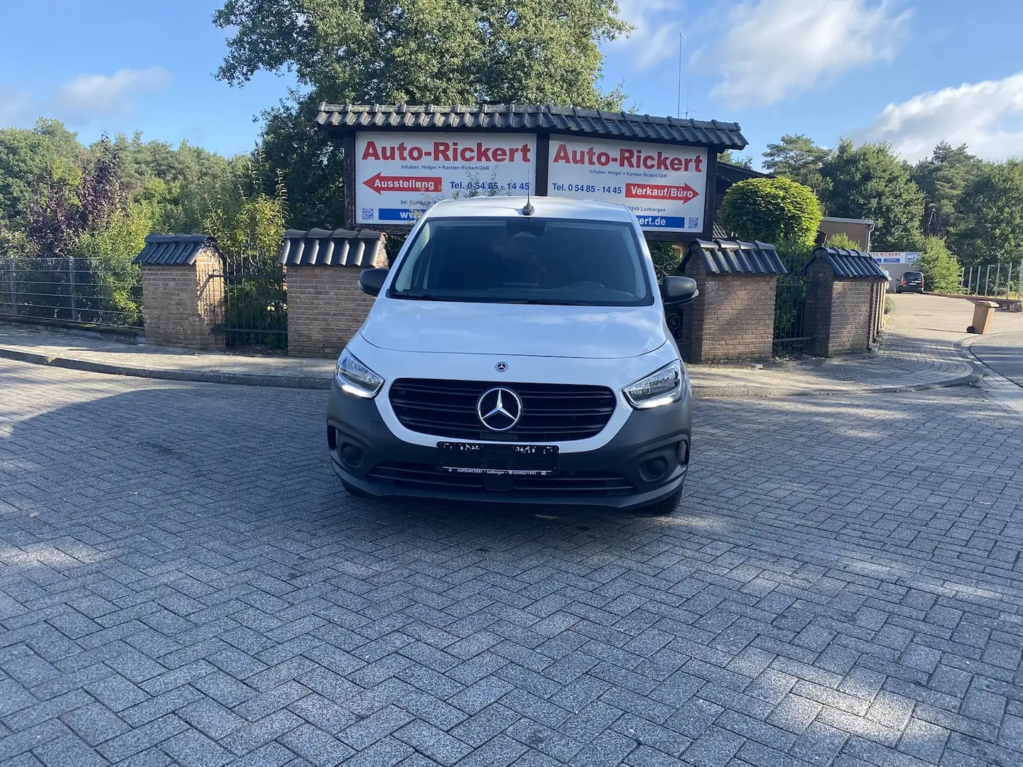 Mercedes-Benz Citan 108 CDI Worker Plus, NAVÍ, AHK, KLIMA, SHZ Weiß - 2