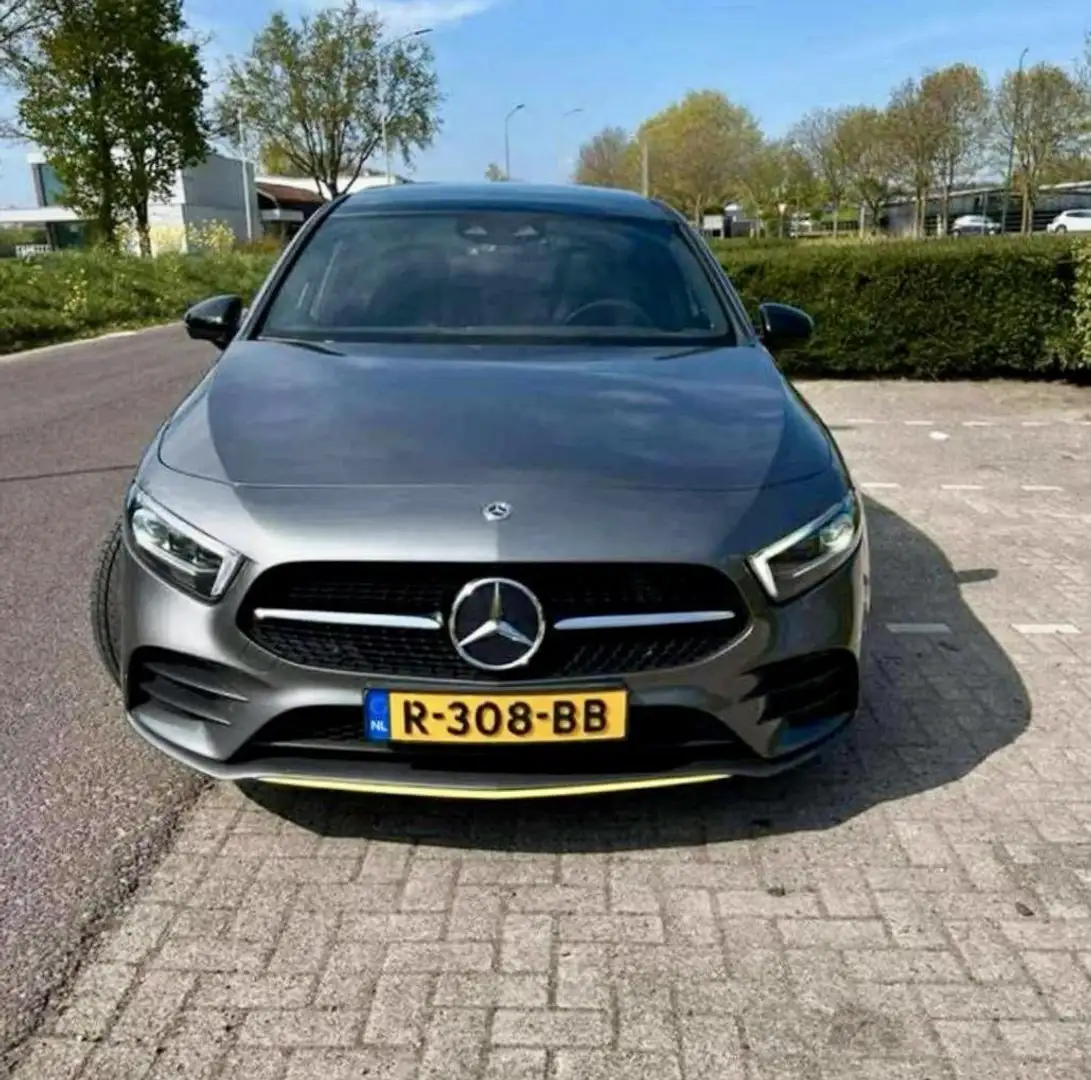 Mercedes-Benz A 250 Premium Plus Edition 1 AMG Gris - 2