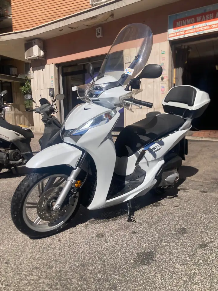 Honda SH 300