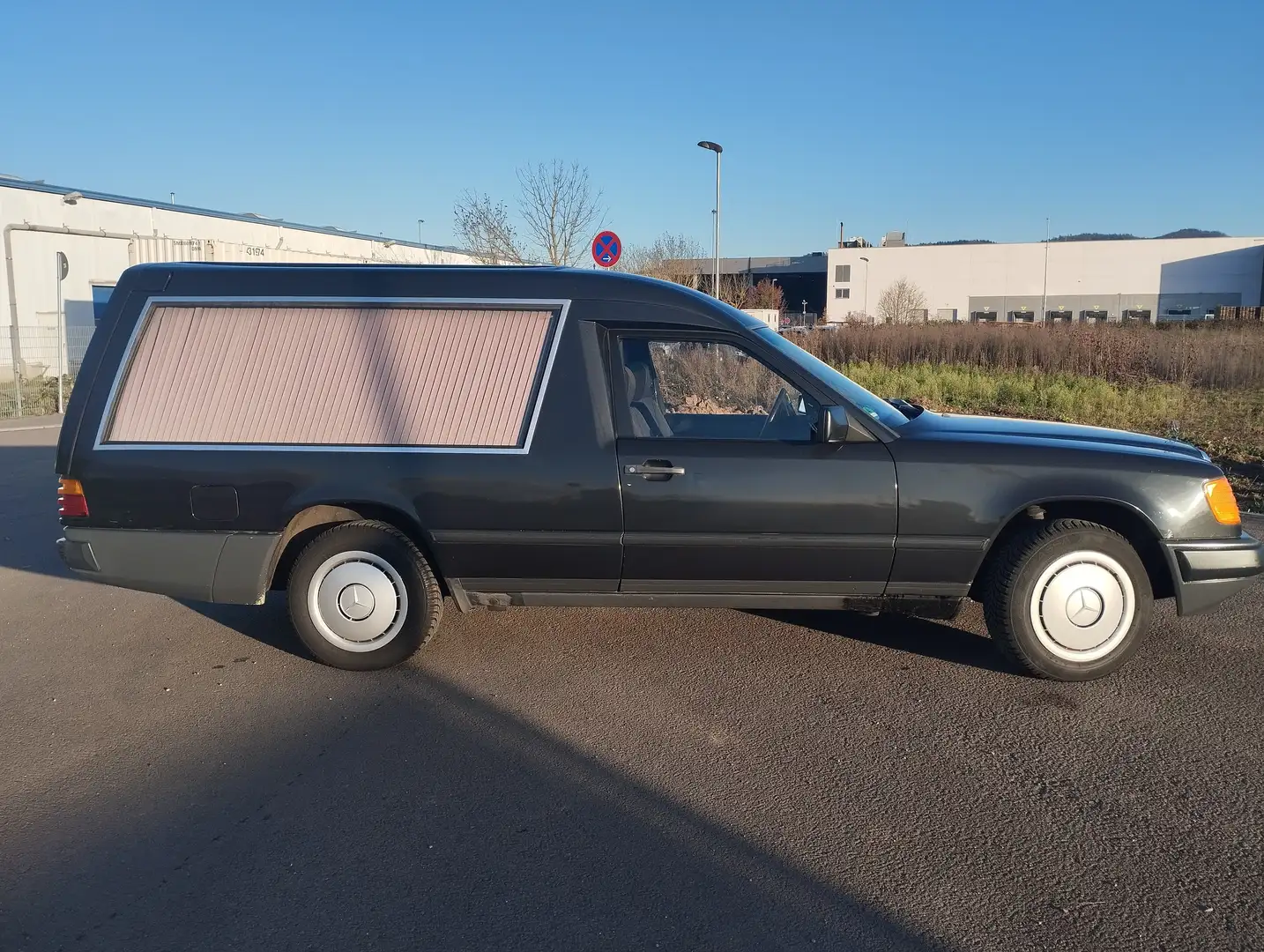 Mercedes-Benz 230 230e Pollmann Bestatter-Leichenwagen W124-2.HD Zwart - 1