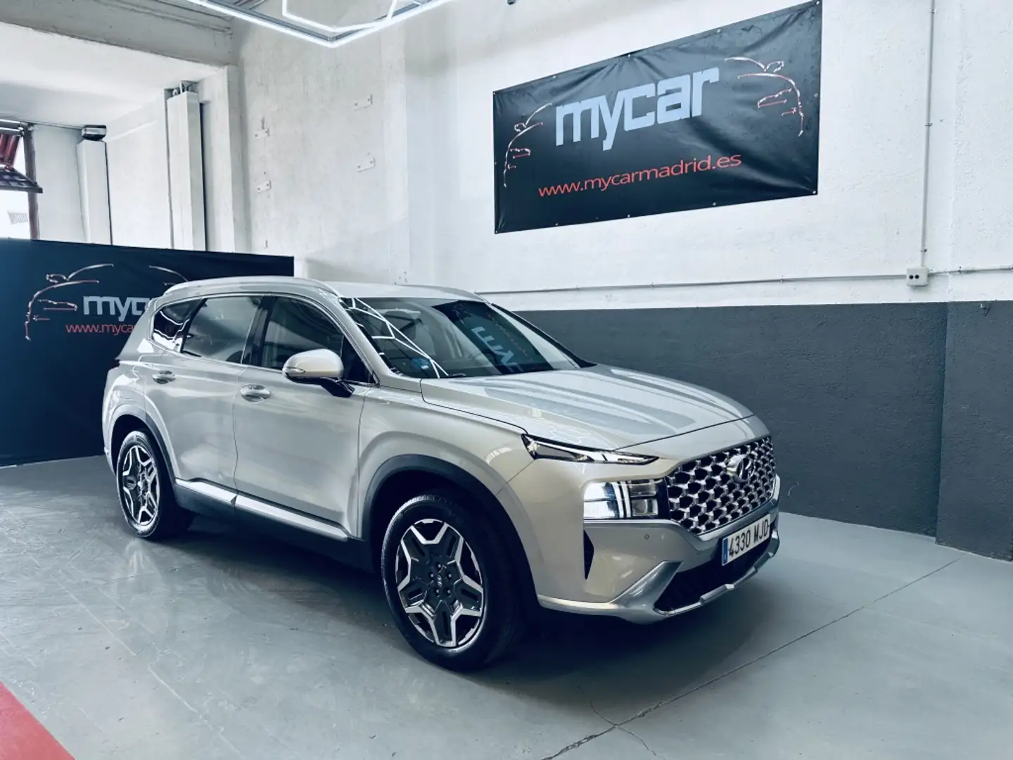 Hyundai SANTA FE 1.6TGDI PHEV Maxx 7pl 4WD 6AT Plateado - 1