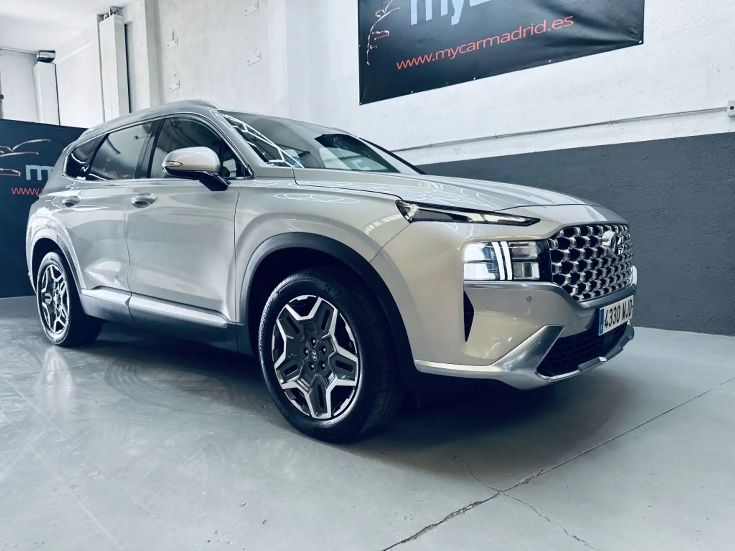 Hyundai SANTA FE 1.6TGDI PHEV Maxx 7pl 4WD 6AT Plateado - 2