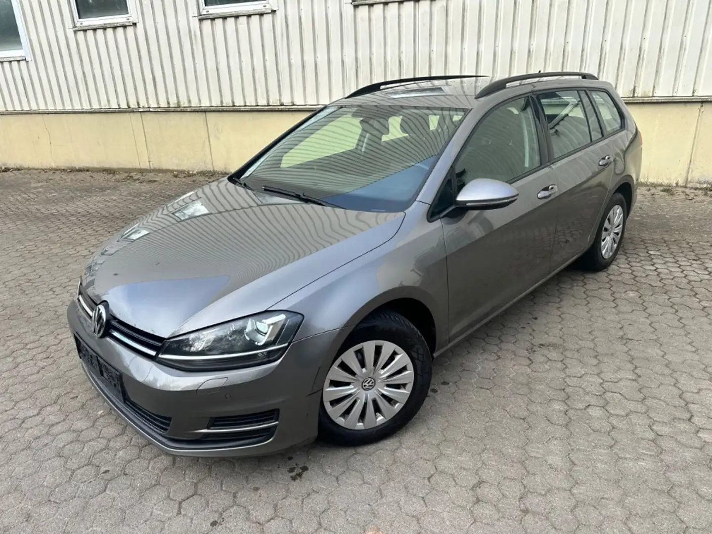 Volkswagen Golf VII 1.6TDI Variant  BMT*Bi-Xenon*PDC*Navi Grau - 1