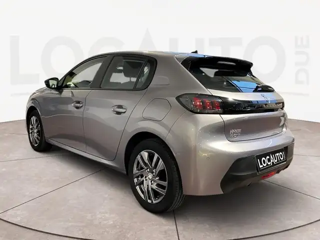 Peugeot 208 view 5