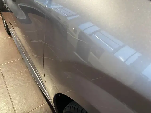 Peugeot 208 view 13