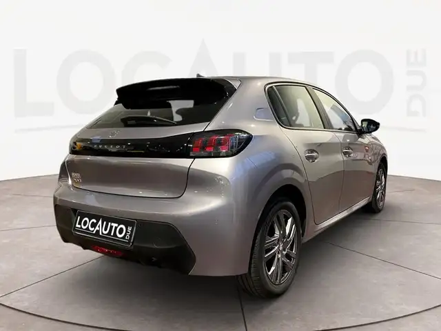Peugeot 208 view 4