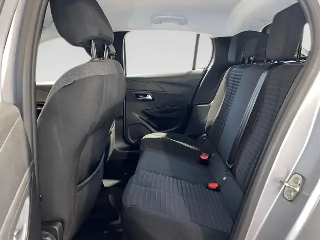 Peugeot 208 view 8
