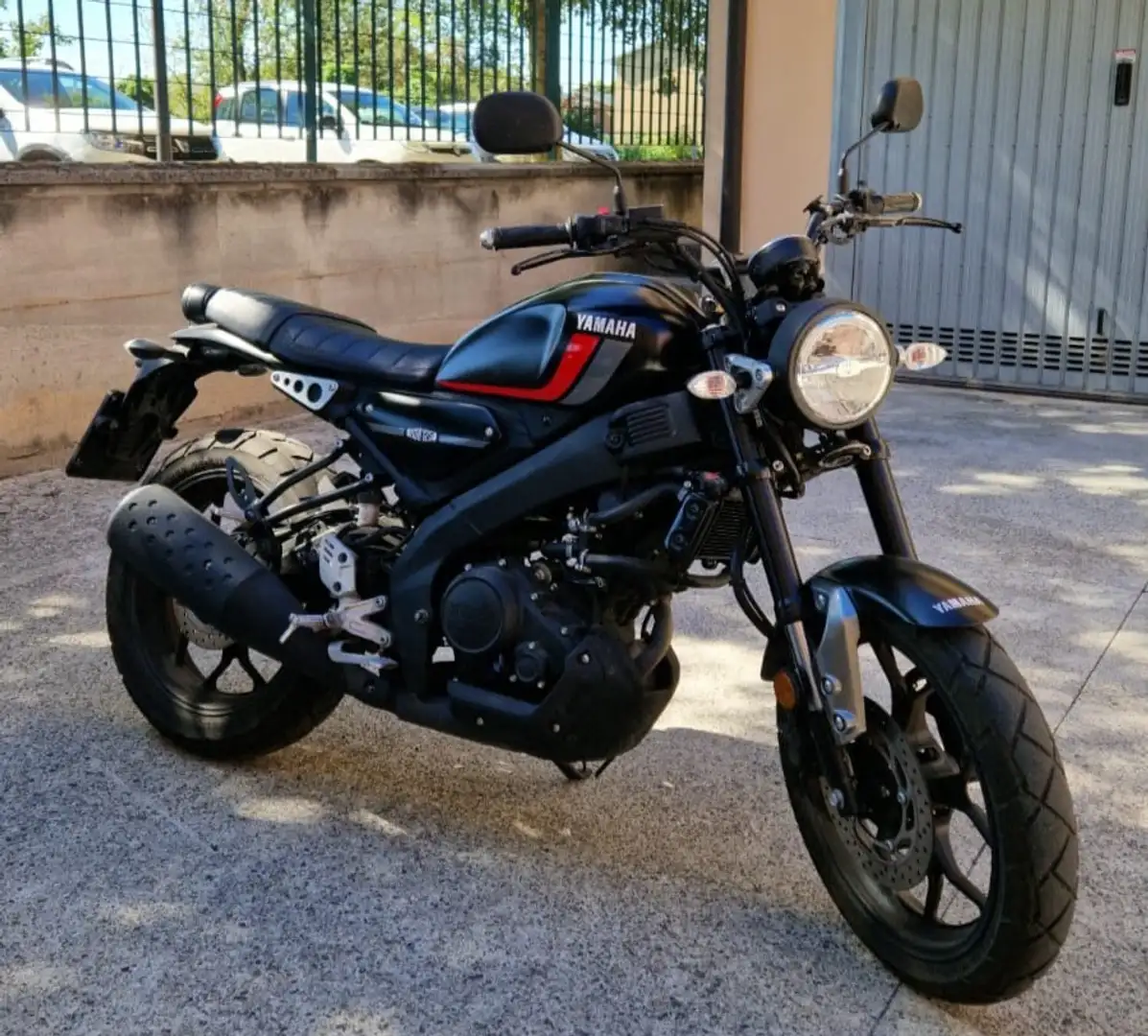 Yamaha XSR 125 Noir - 1
