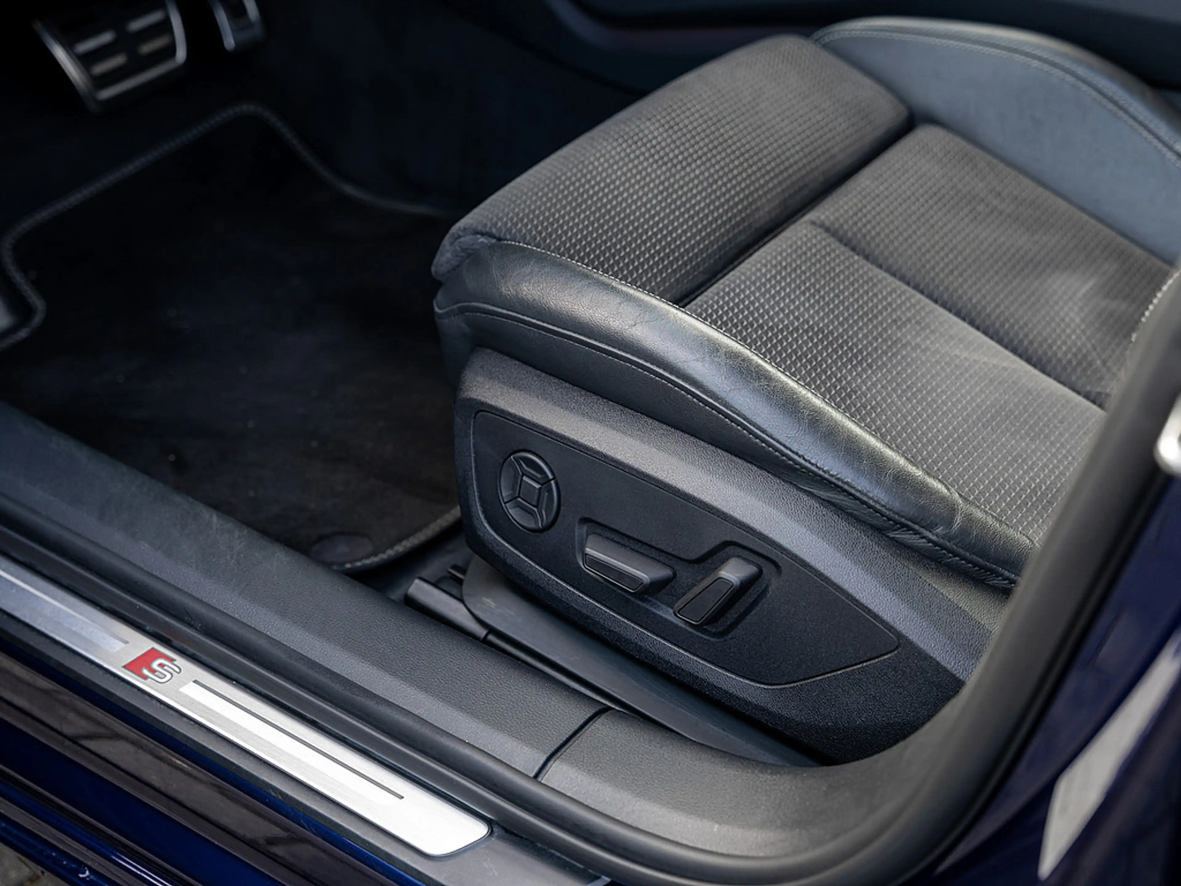 Audi S6 Avant 3.0 TDI quattro HD Matrix LED Nav Ka — photo 15