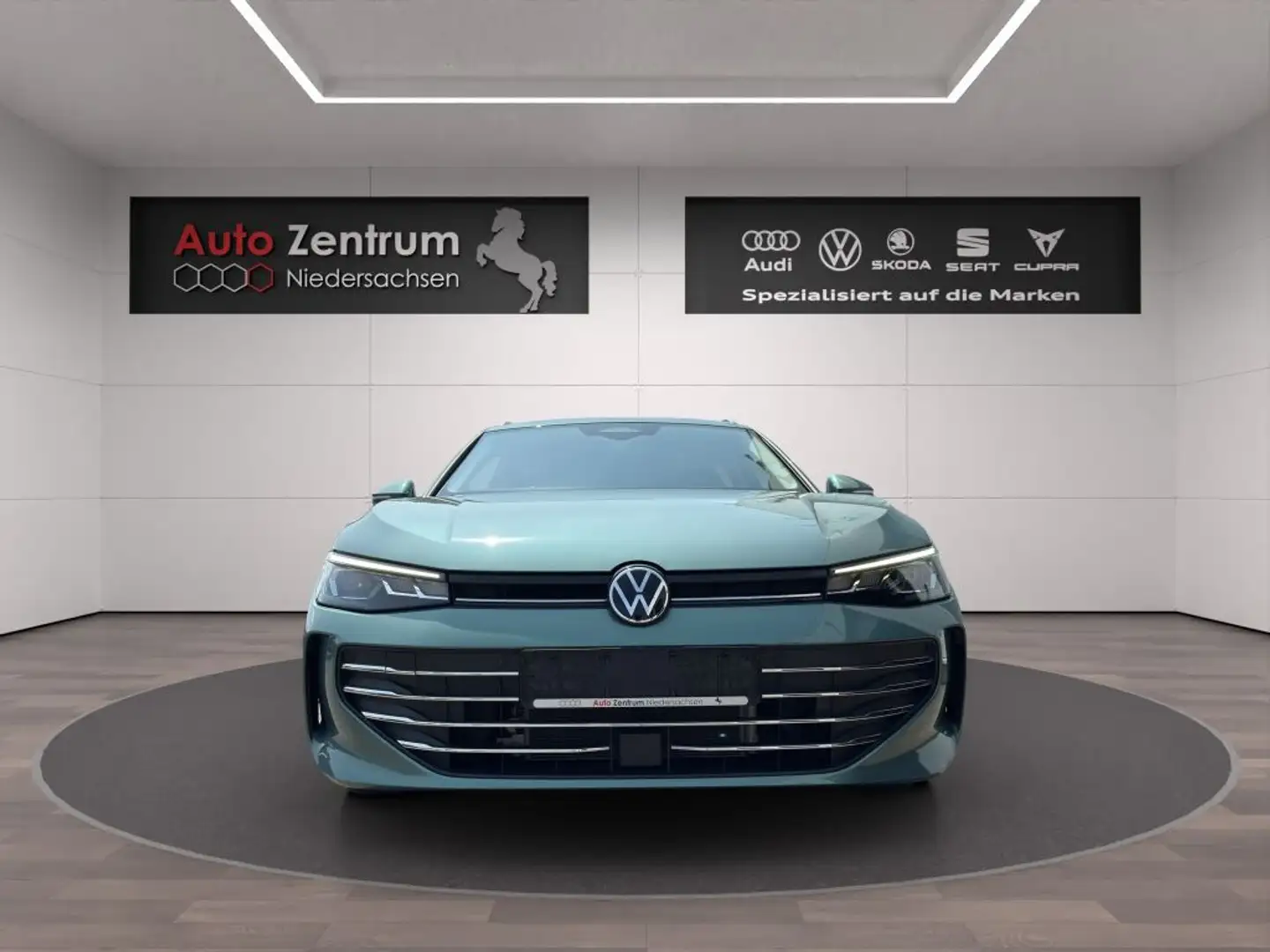 Volkswagen Passat Variant 1.5 e-TSI Business AHK mit TrailerAssist*230V-Strm Vert - 2