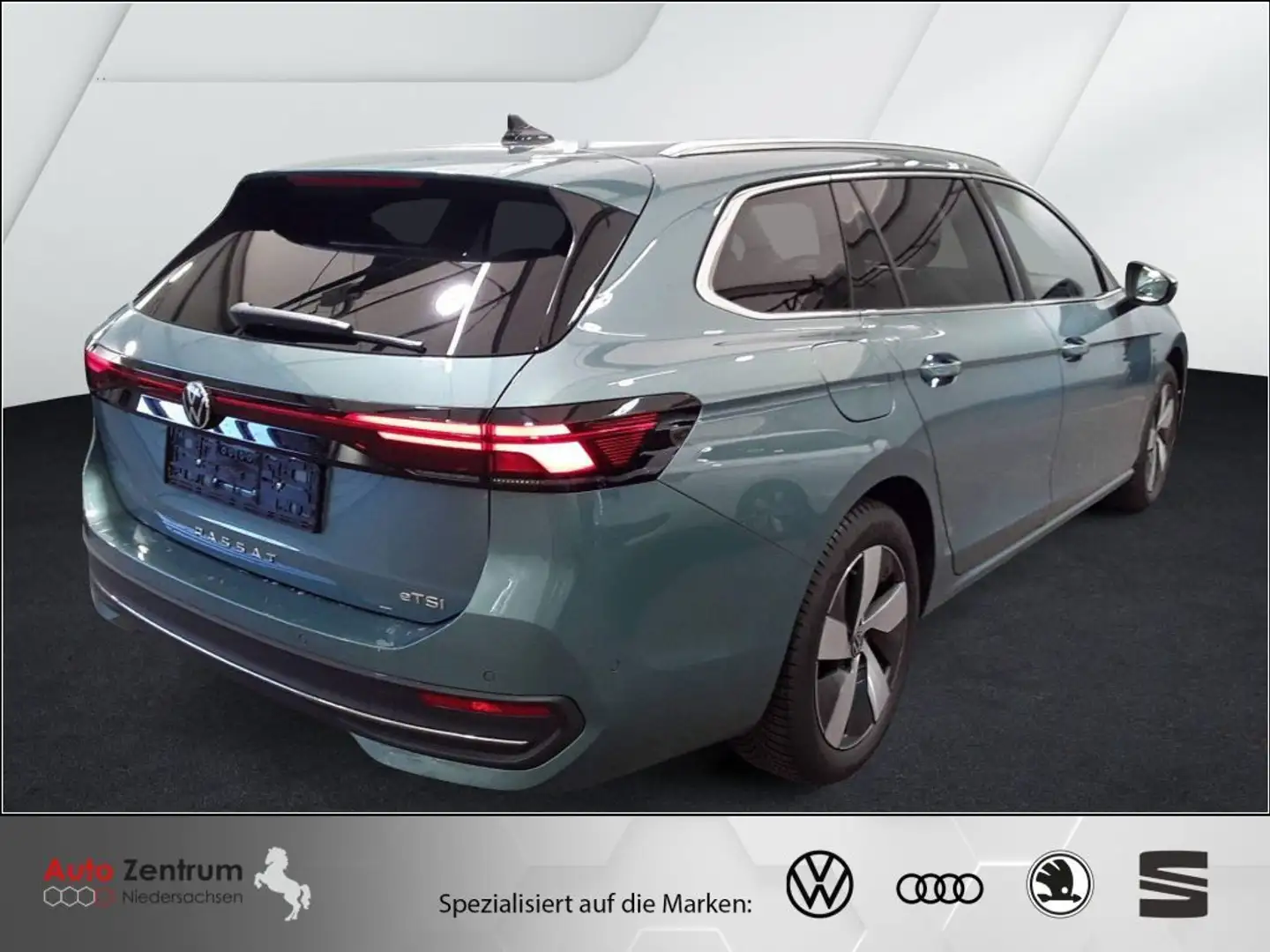 Volkswagen Passat Variant 1.5 e-TSI Business AHK mit TrailerAssist*230V-Strm Зелёный - 2
