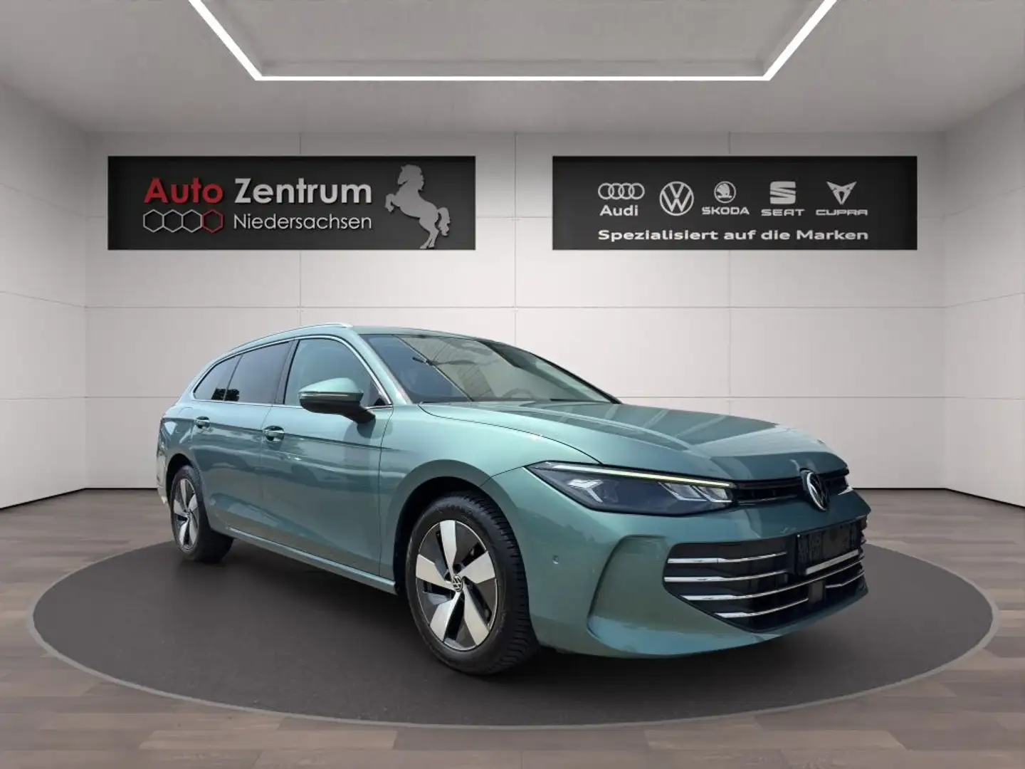 Volkswagen Passat Variant 1.5 e-TSI Business AHK mit TrailerAssist*230V-Strm Vert - 1