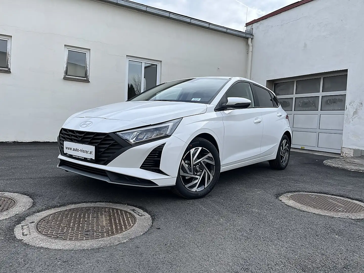 Hyundai i20 1,2 MPI Comfort Line Weiß - 2