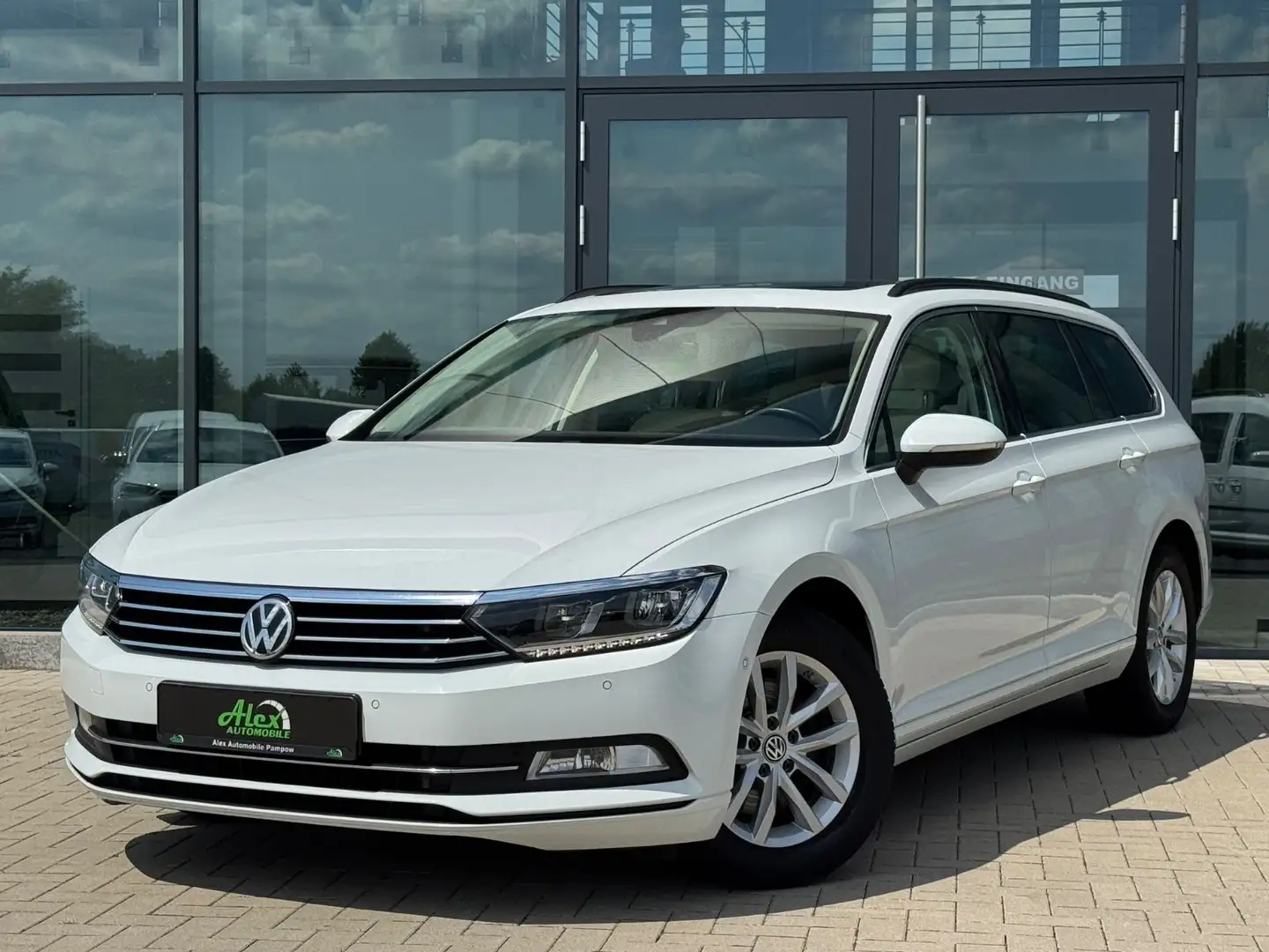 Volkswagen Passat Variant Passat 2.0 Variant Comfortline BMT Automatik Weiß - 1