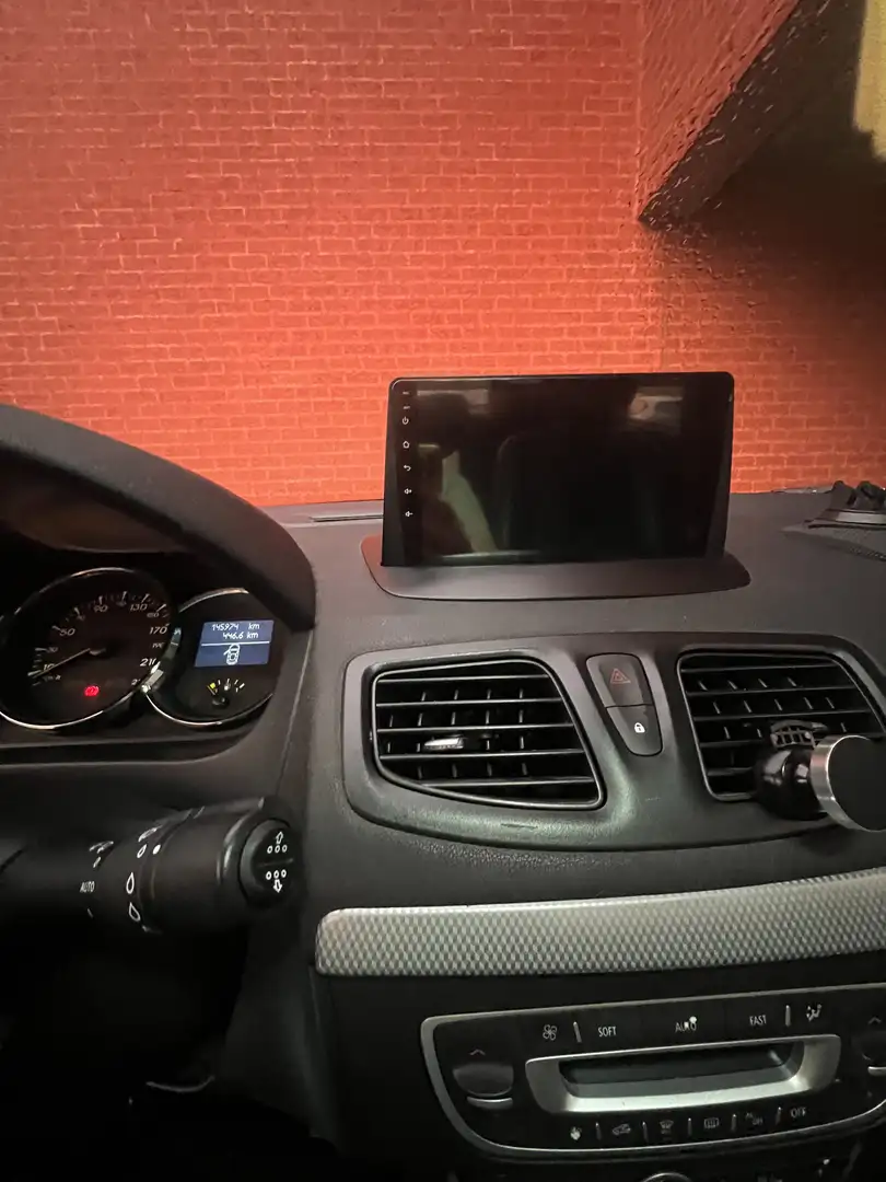 Renault Fluence 1.6 16V 110 Sportway - 1