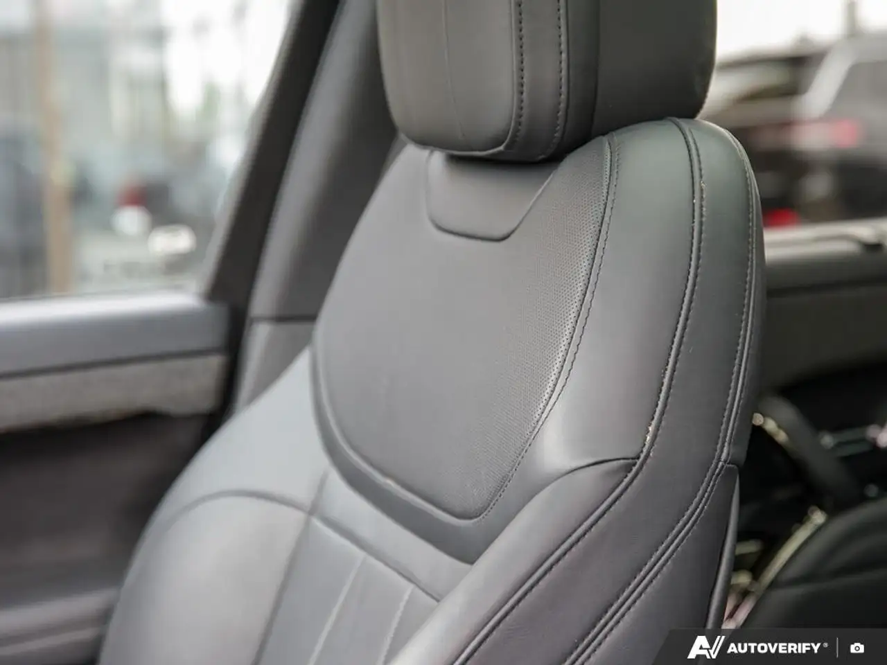 Land Rover Range Rover Sport photo Land Rover Range Rover Sport