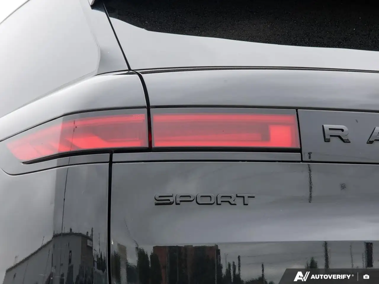 Land Rover Range Rover Sport photo Land Rover Range Rover Sport
