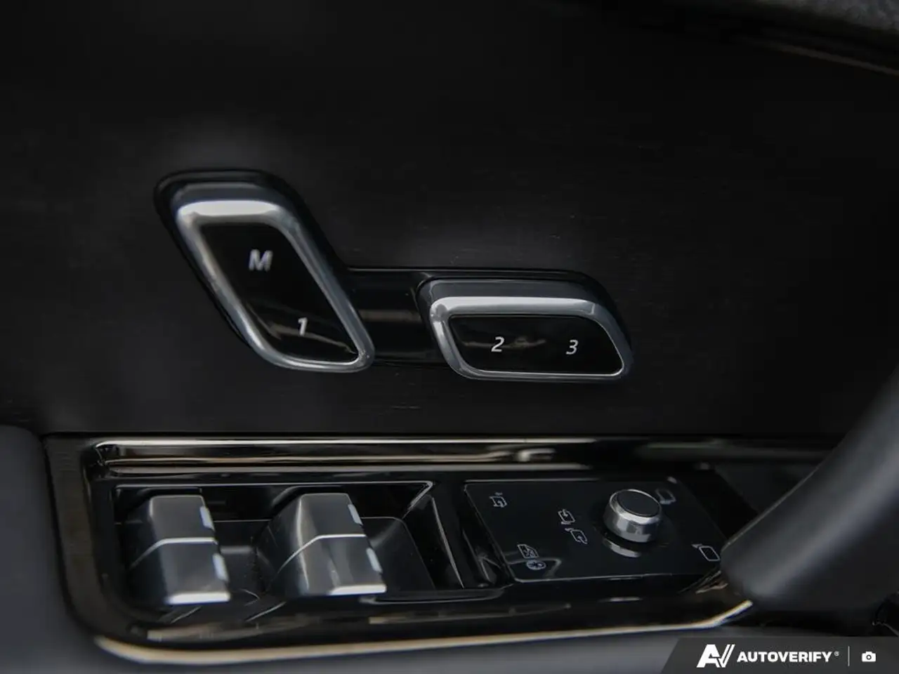 Land Rover Range Rover Sport photo Land Rover Range Rover Sport