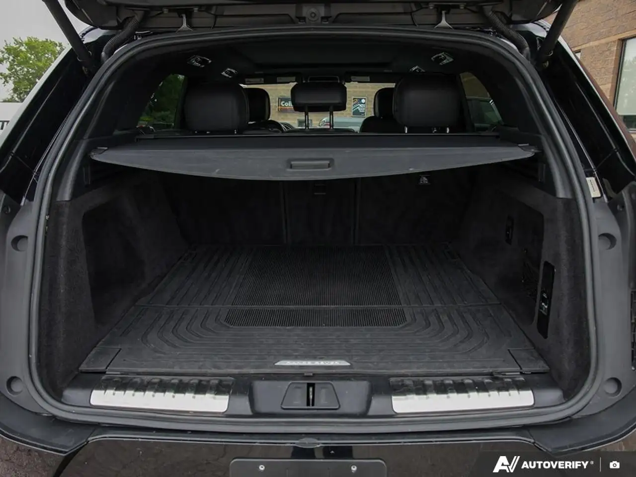 Land Rover Range Rover Sport photo Land Rover Range Rover Sport