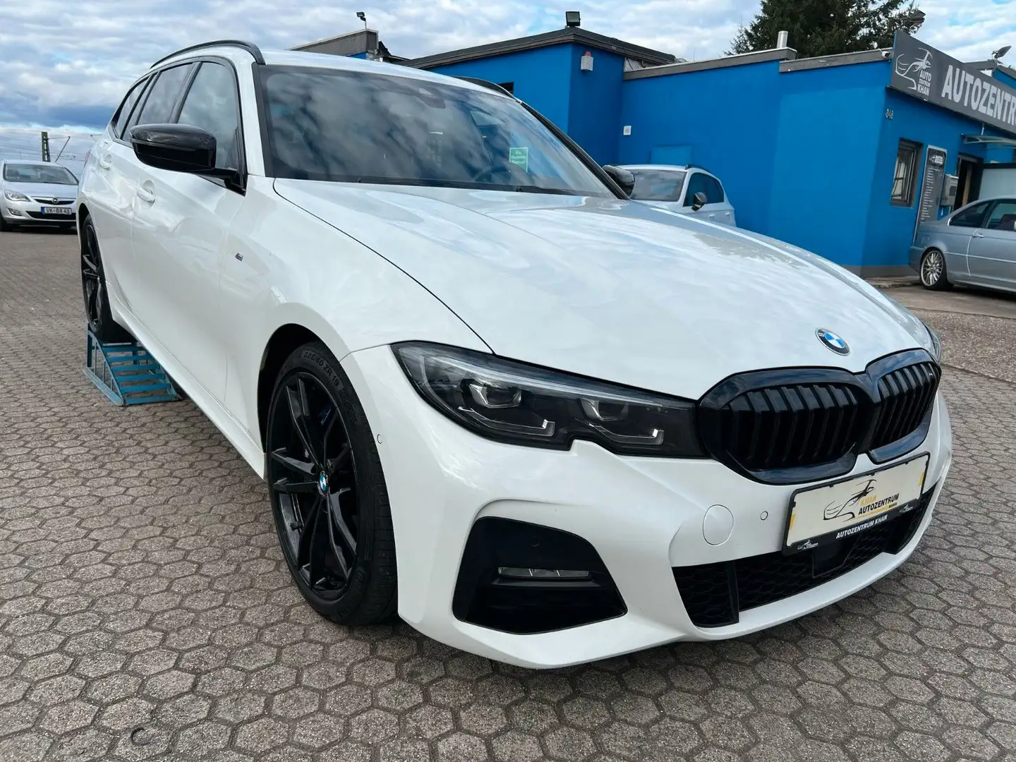 BMW 320 d M Sport LED/NAVI/KAMERA/HUD Blanc - 1