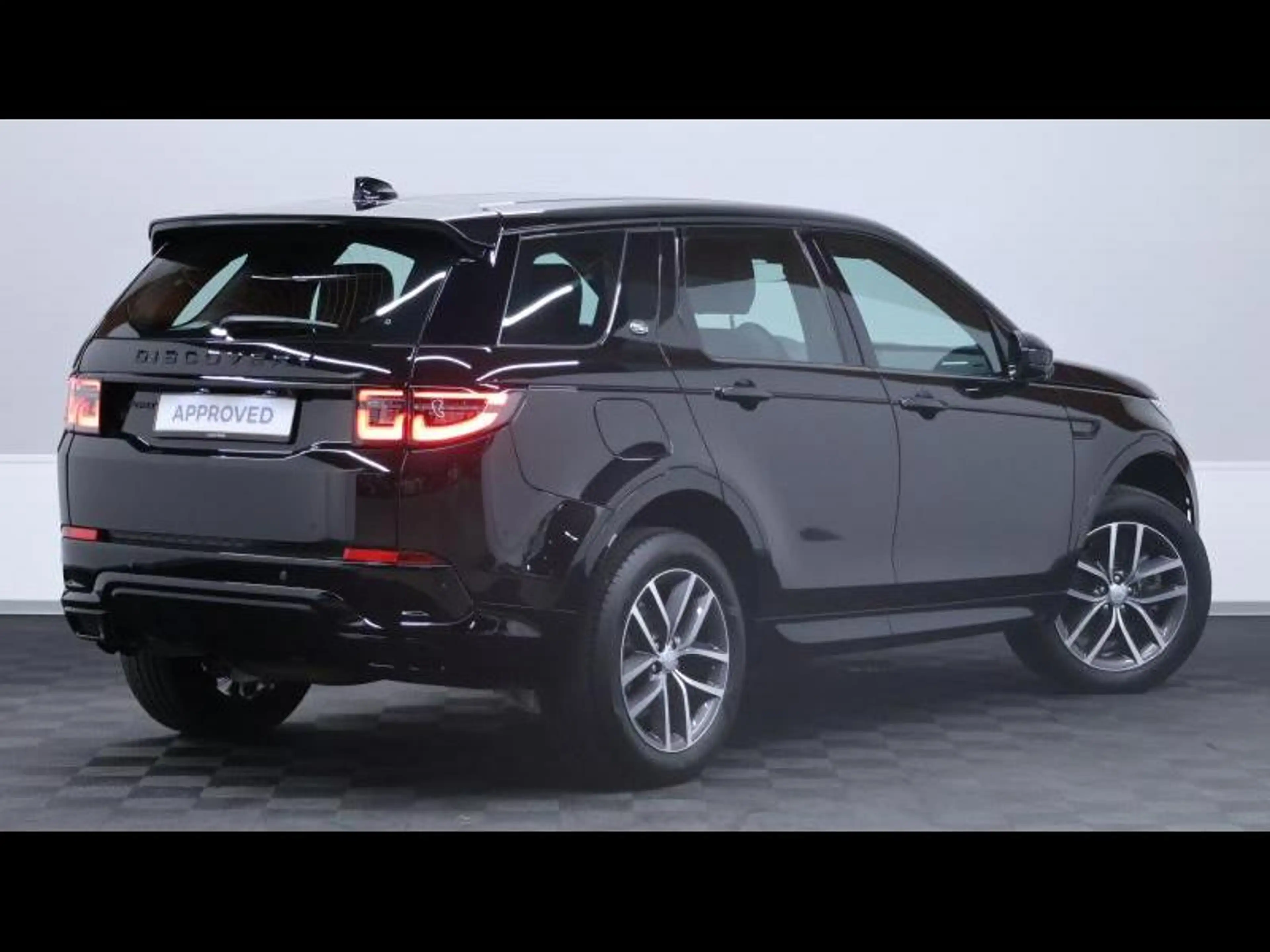 Land Rover Discovery Sport D165 DYNAMIC SE AWD Auto — photo 4