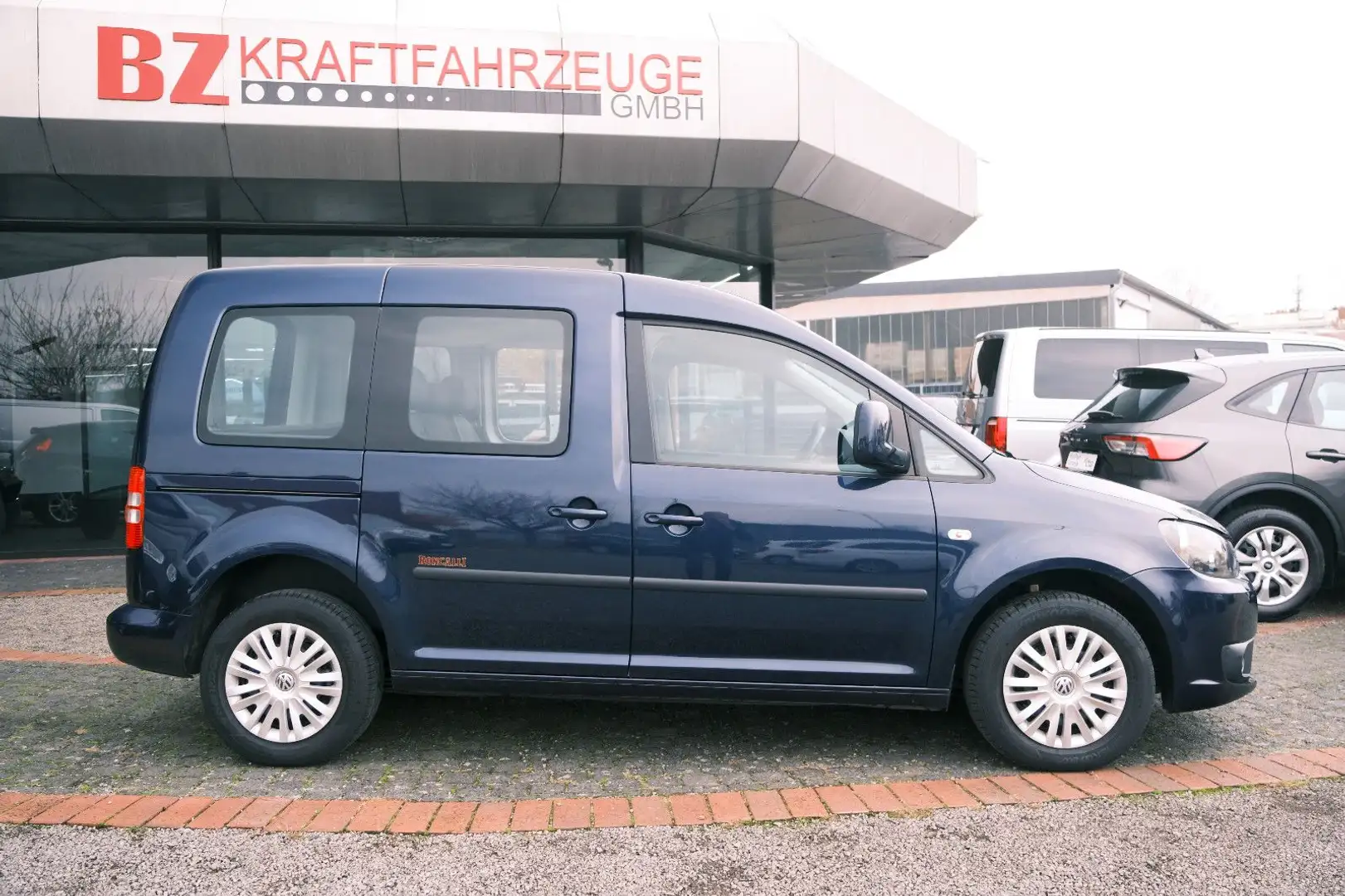 Volkswagen Caddy Kombi 1.6 TDI Roncalli KLIMA AHK SHZG Bleu - 2