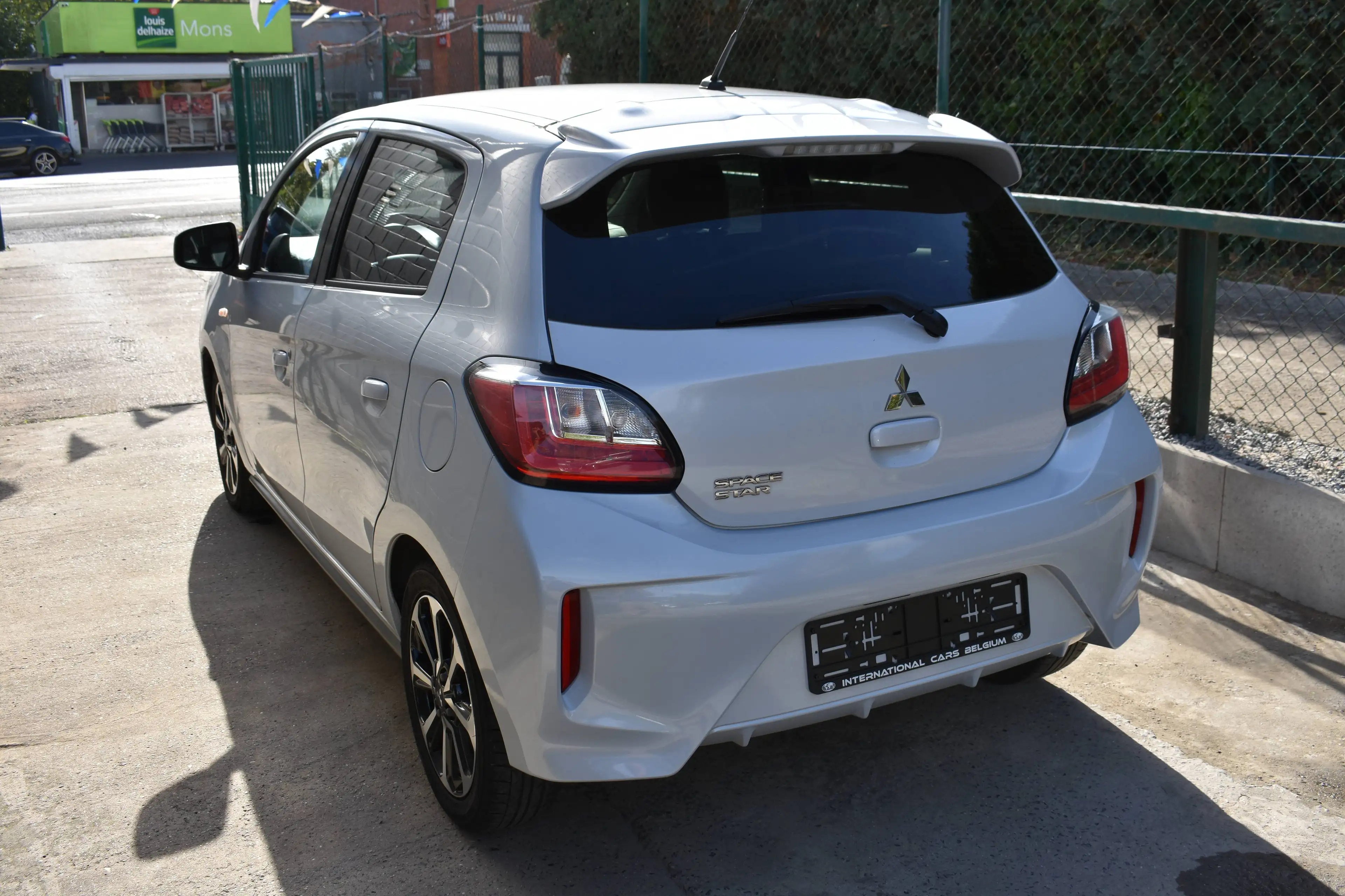 Mitsubishi Space Star Space Star 1.2i Intense / CARPLAY / AUTO CLIM / GARANTIE  ! — photo 10