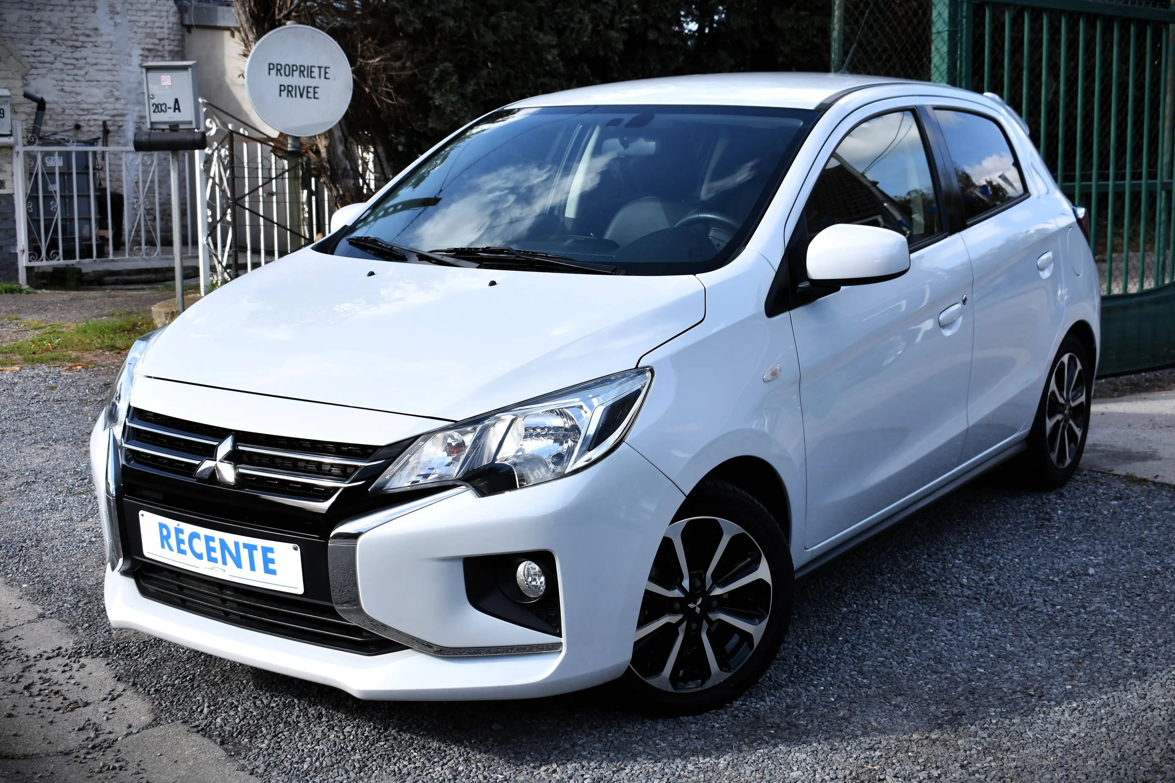 Mitsubishi Space Star Space Star 1.2i Intense / CARPLAY / AUTO CLIM / GARANTIE !