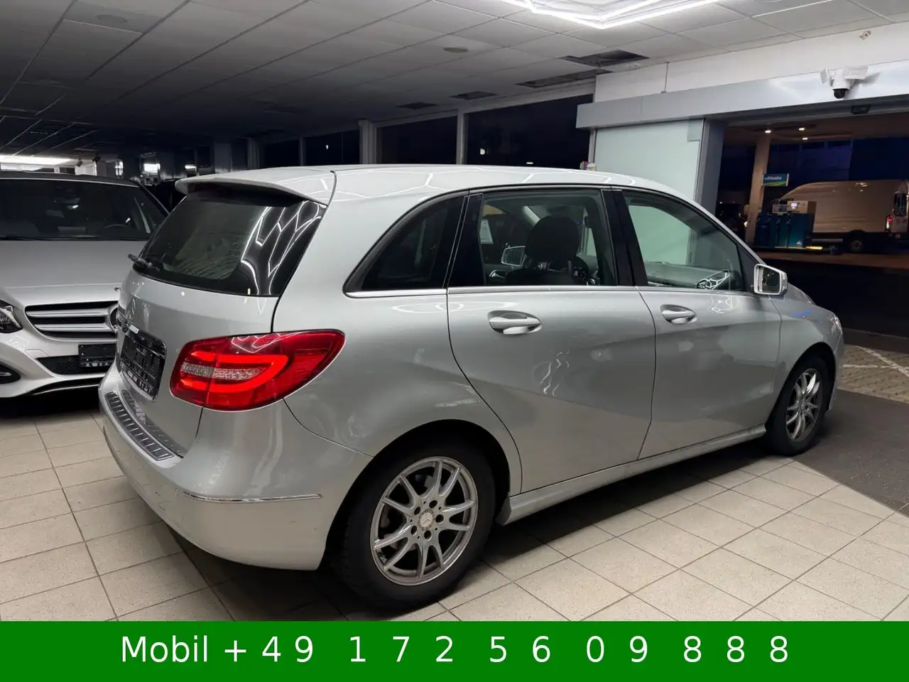 Mercedes-Benz B 180