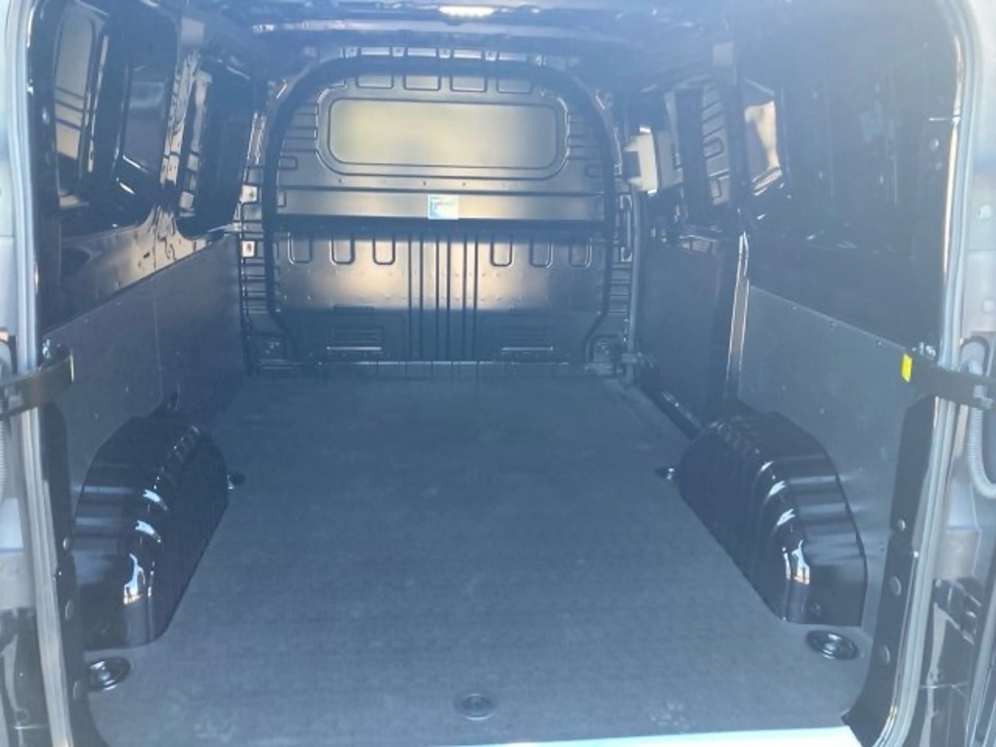 Maxus Deliver 9 DEL7 Deliver 7 L1H1 MY26 d7l1h1-P5 — photo 13