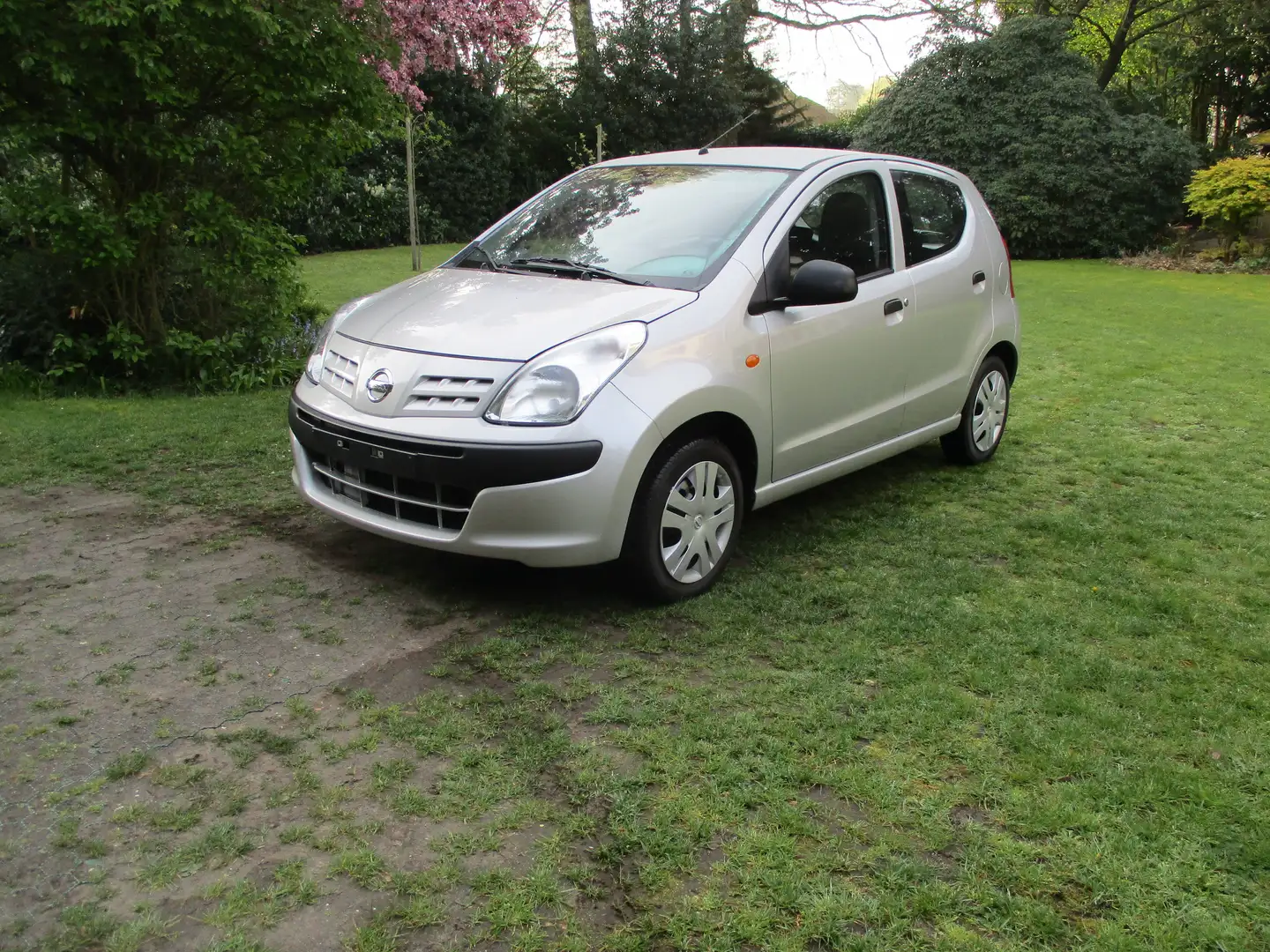 Nissan Pixo Pixo 1.0i Acenta +x+x+x 9705 KM + CAR PASS !!!!! euro 5 !. Silber - 2