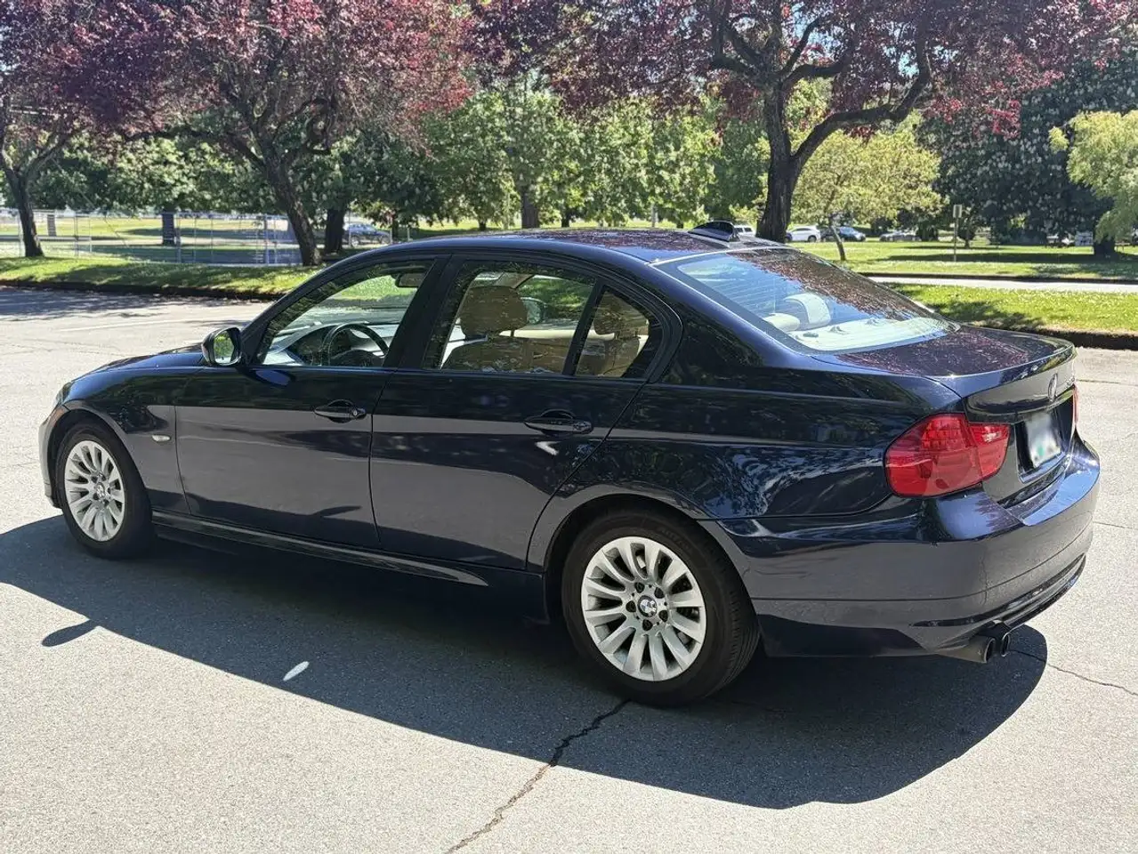 BMW 3 Series снимка BMW 3 Series