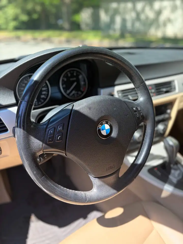 BMW 3 Series снимка BMW 3 Series