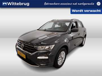 1.0 TSI Style / CRUISE/ PARKEER SENSOREN/ NAVI/ AI