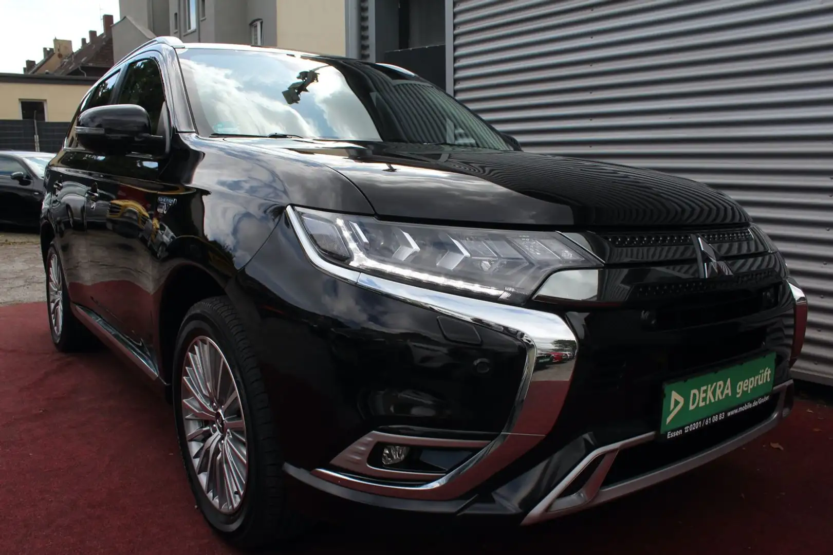 Mitsubishi Outlander OUTLANDER PHEV PLUS 4WD AUTOMATIK KLIMA NAVI 1Hd Schwarz - 2