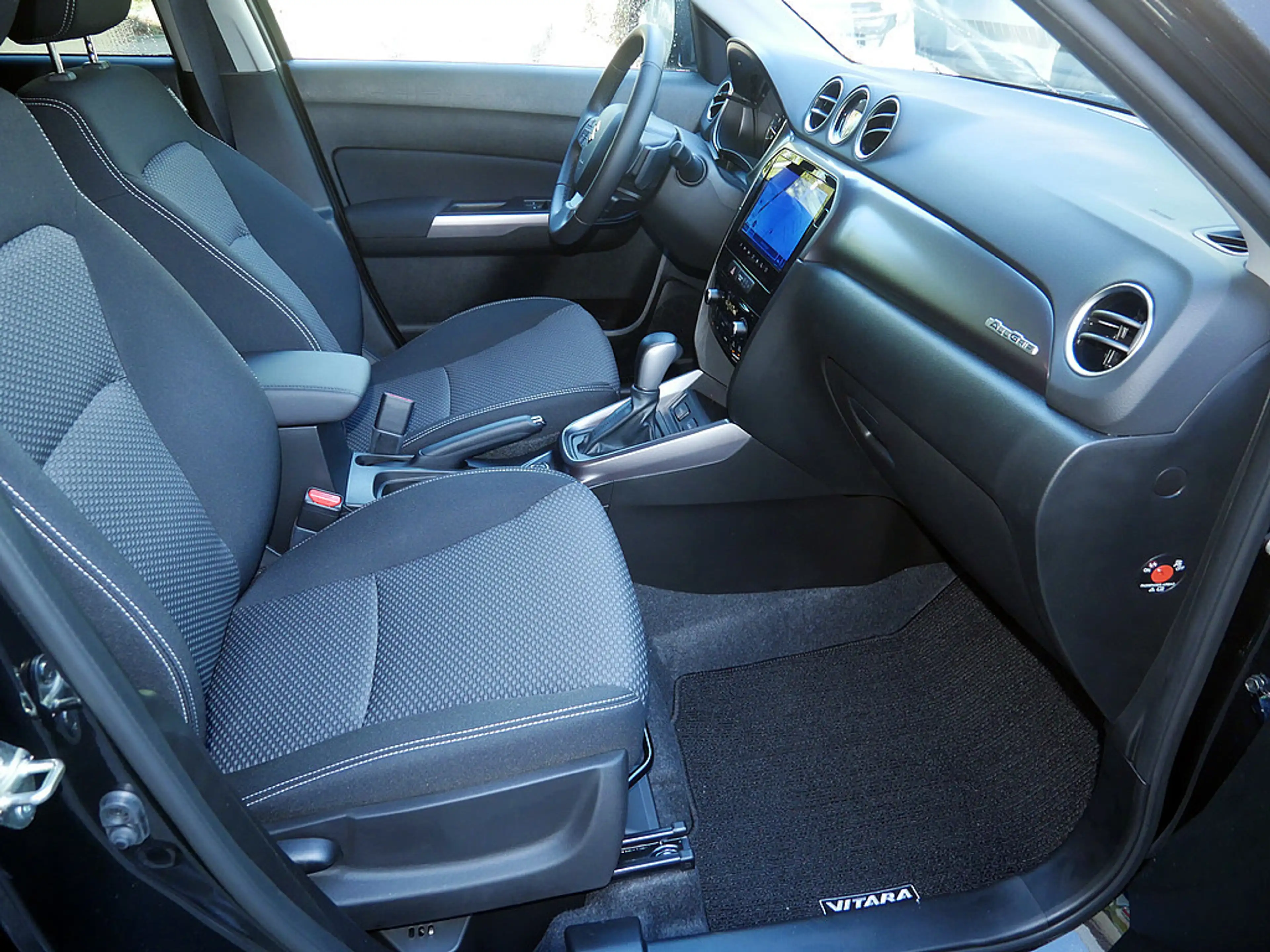 Suzuki Vitara 1.4 Hybrid Allgrip Comfort SHZ ACC LED — photo 9