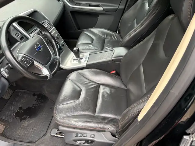 Volvo XC60 view 9