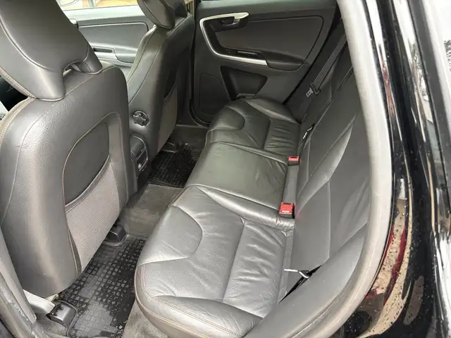 Volvo XC60 view 11