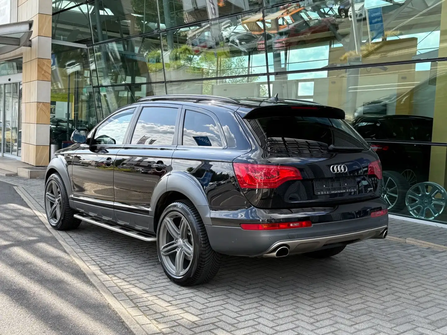 Audi Q7 3.0 TDI quattro S Line Offroad Kamera MMI AHK Zwart - 2