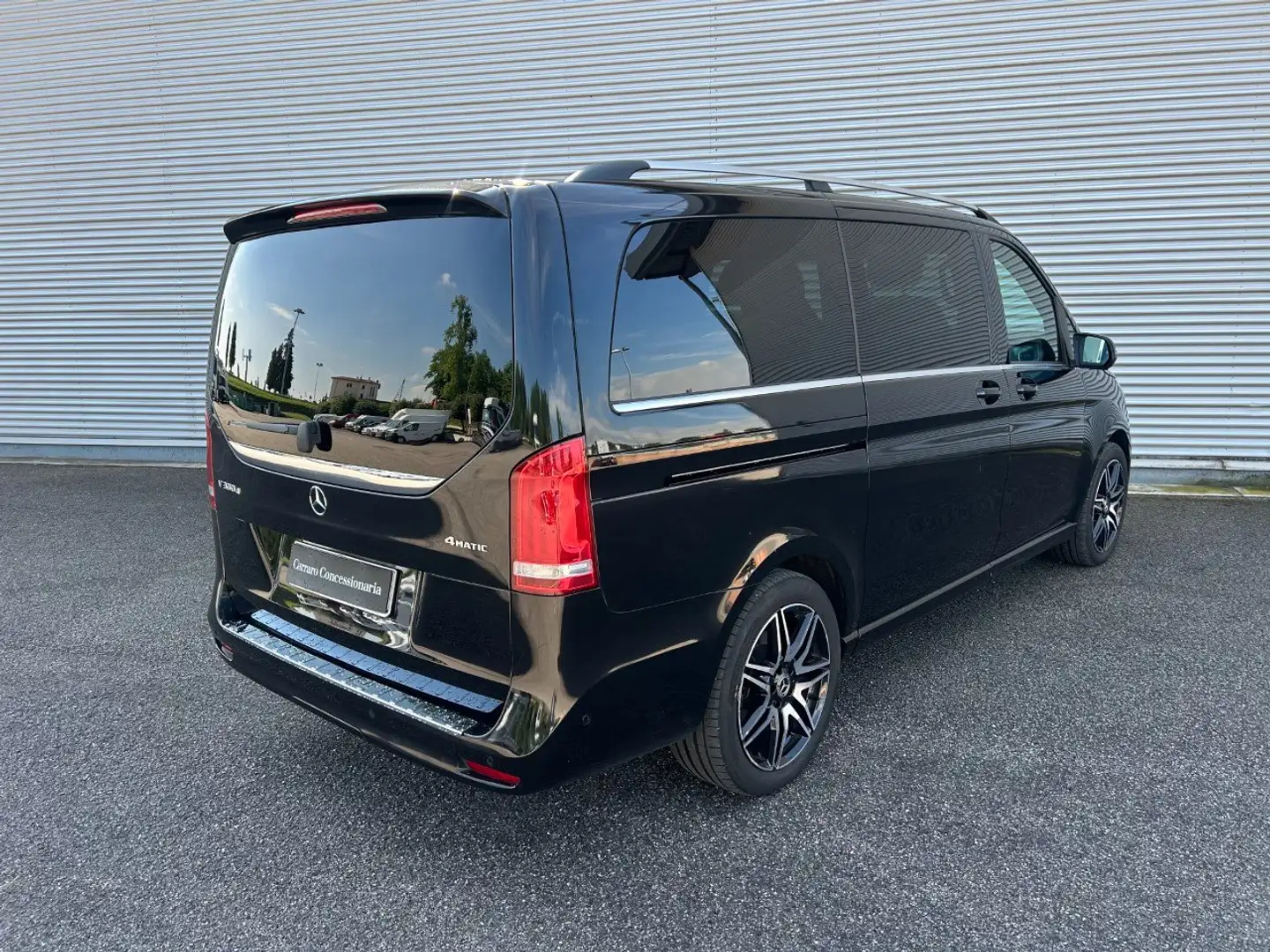 Mercedes-Benz V 300 Long AMG Sport 4matic auto TETTO PANORAMICO Černá - 2