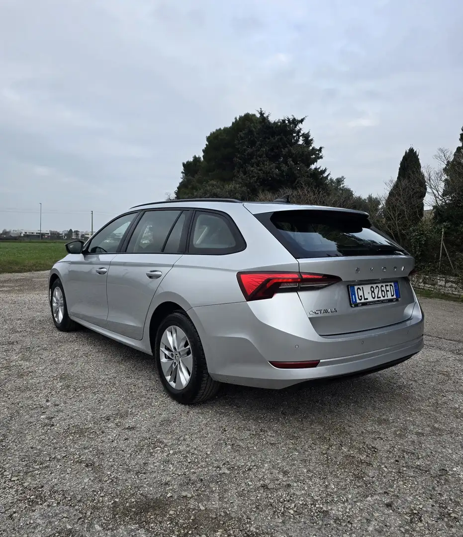 Skoda Octavia Wagon 2.0 tdi evo Executive 116cv dsg Grigio - 2