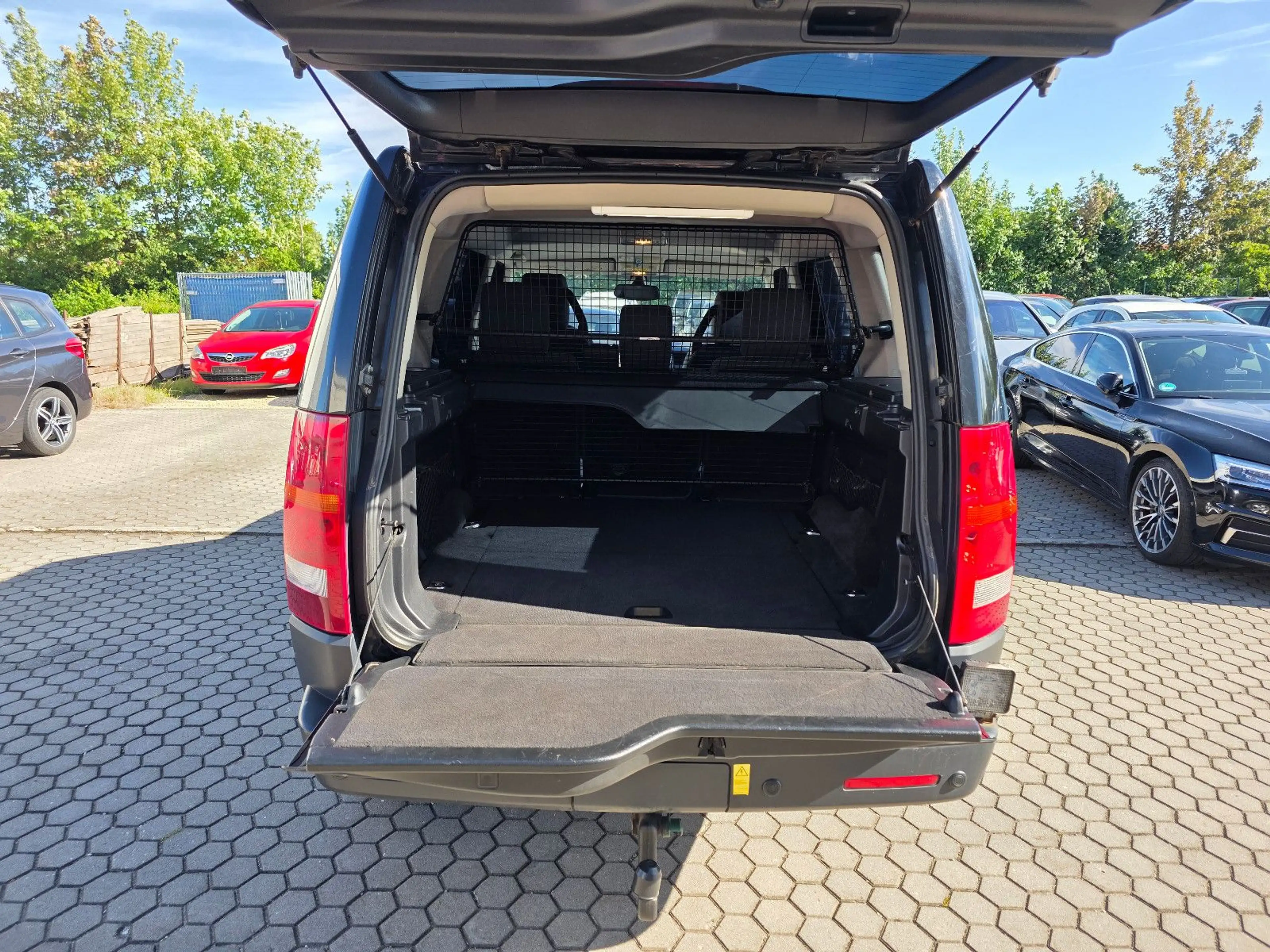 Land Rover Discovery V6 TD S — photo 6