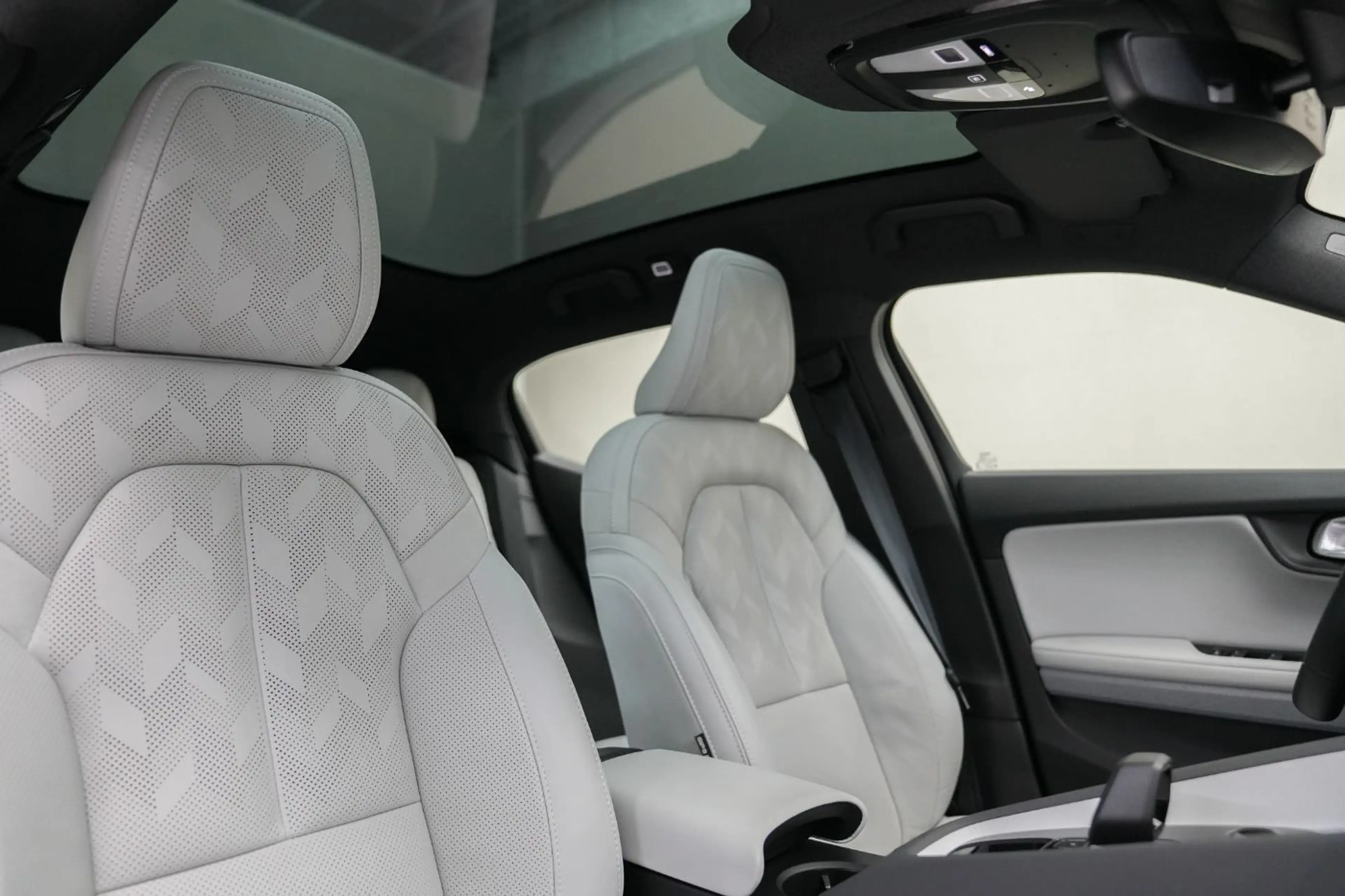 Polestar 2 Long range Dual motor - Plus WPumpe SpurW — photo 9