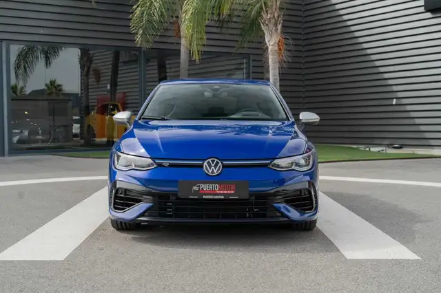 Volkswagen Golf view 2