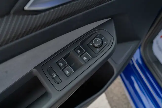Volkswagen Golf view 8
