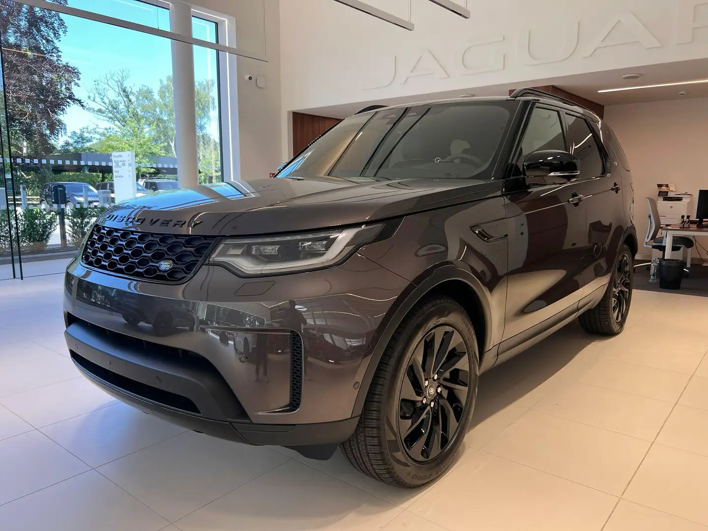 Land Rover Discovery D250 S AWD Grijs - 1